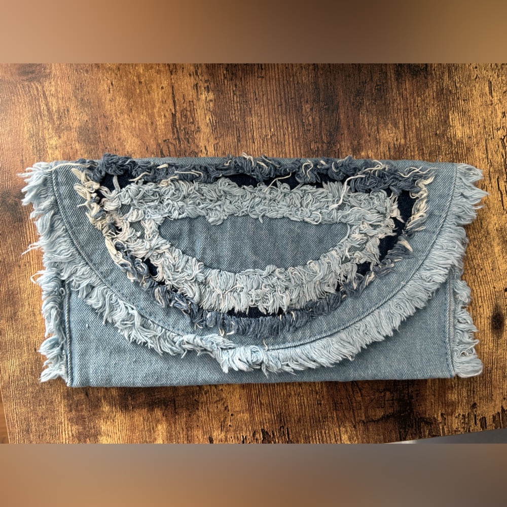 Boutique Jean Clutch